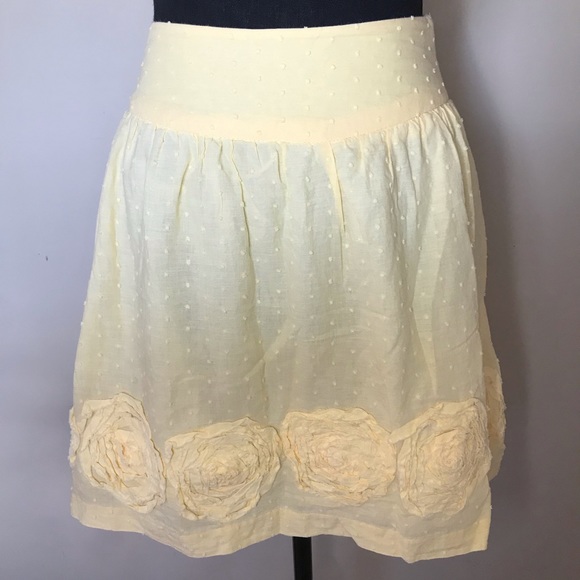 2/$20 Pale Yellow Swiss Dot Stretch Skirt Size XS - Picture 4 of 6